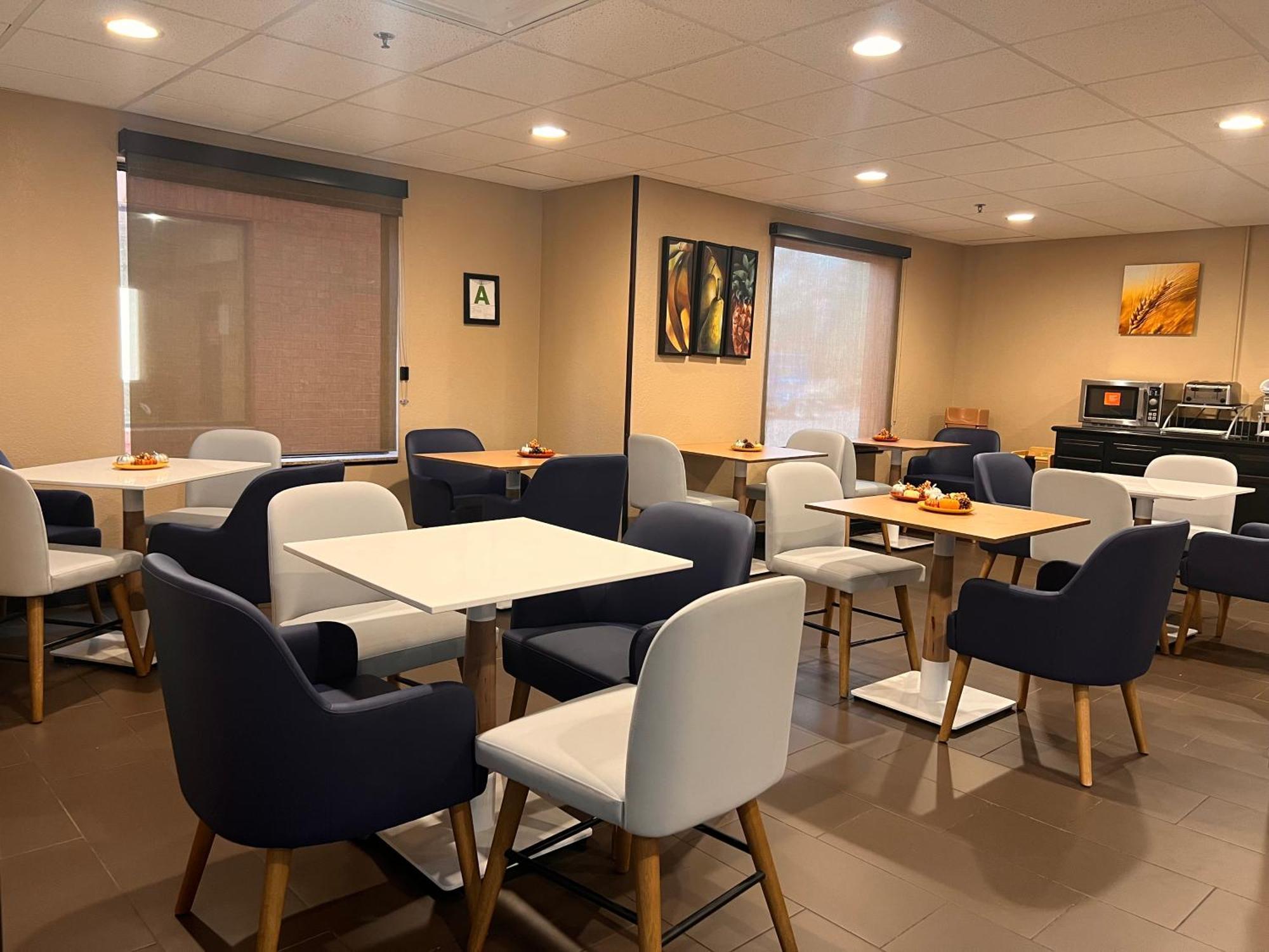 Comfort Suites Louisville Airport מראה חיצוני תמונה