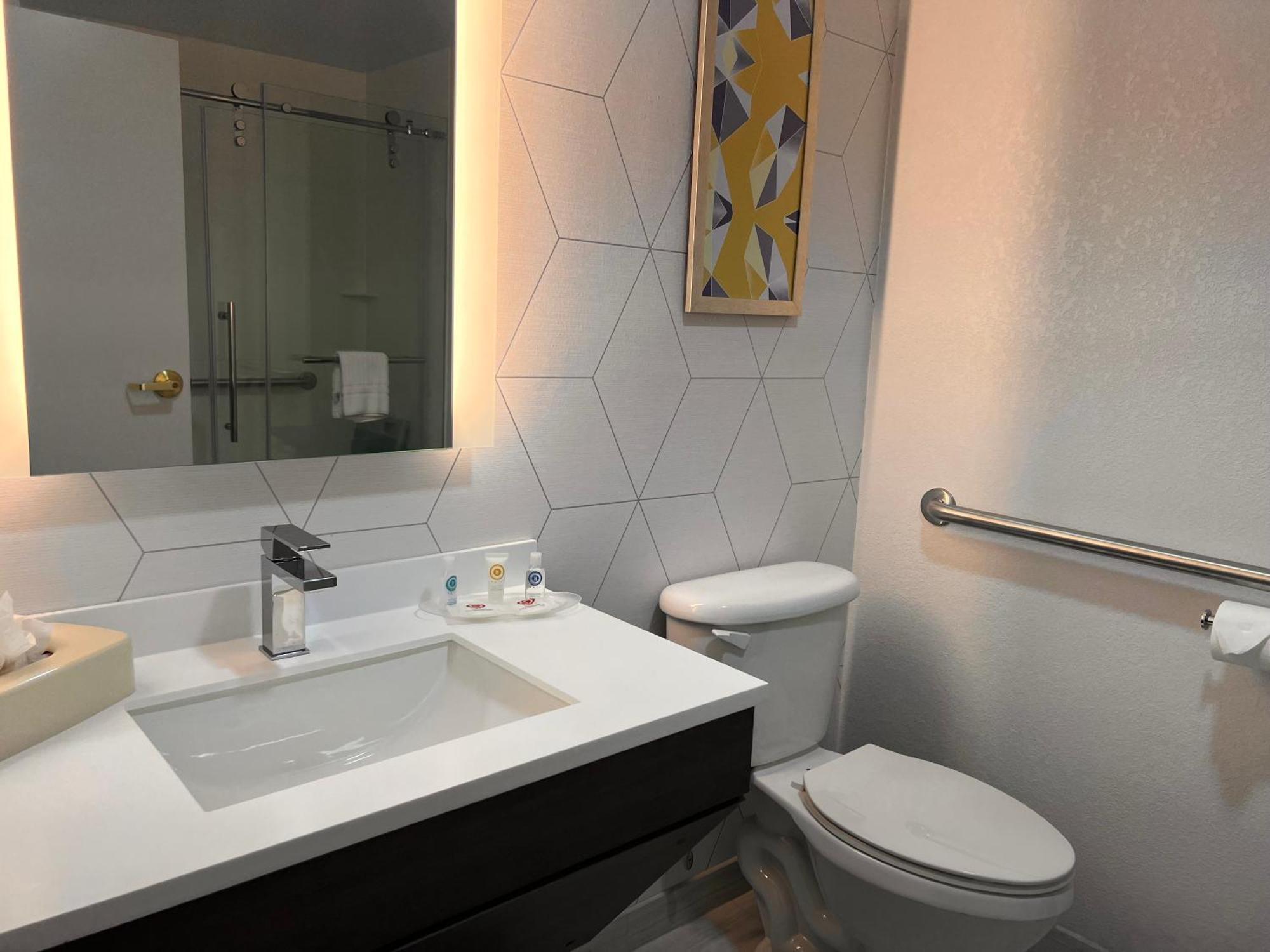 Comfort Suites Louisville Airport מראה חיצוני תמונה