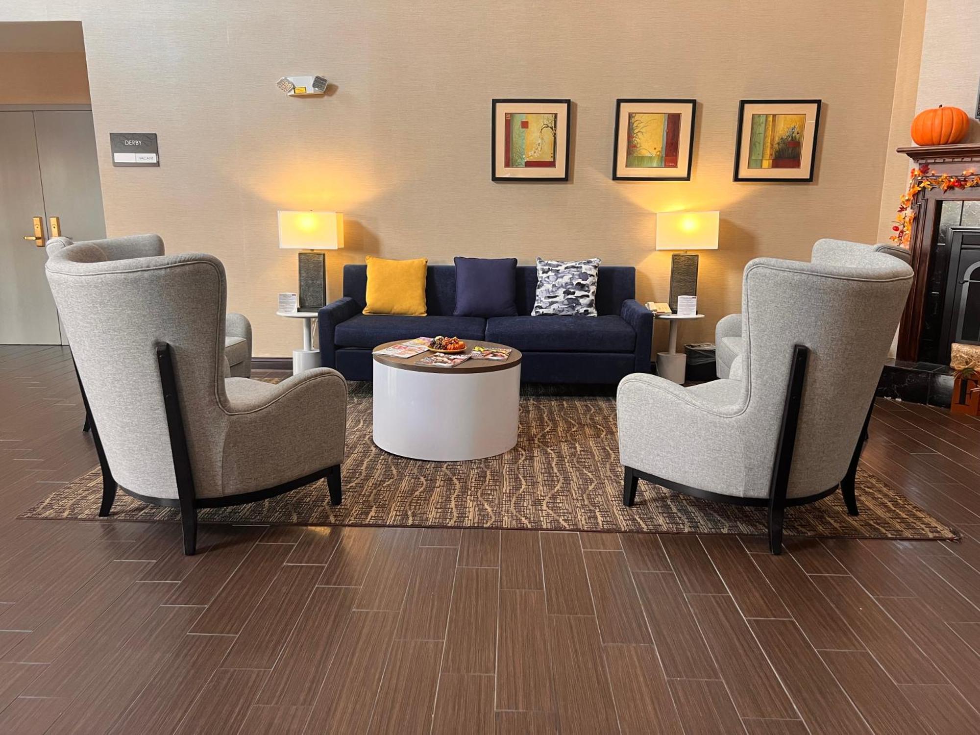 Comfort Suites Louisville Airport מראה חיצוני תמונה